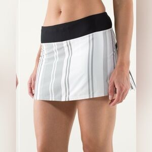Lululemon Run: Pace Setter Skirt (Regular)
Groovy Stripe Nimbus / Black 8